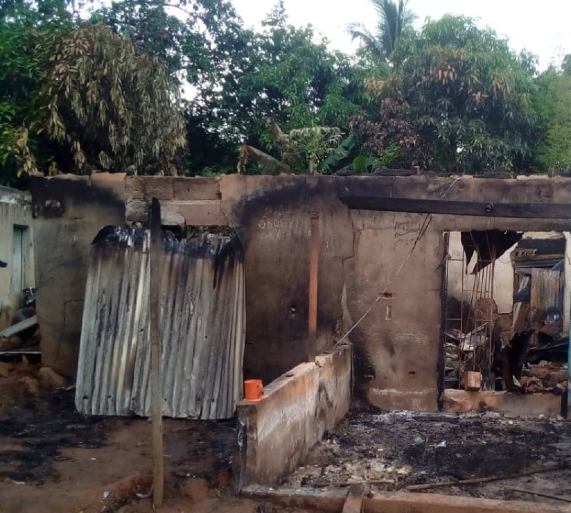 COMMUNITY BLAMES UNKNOWN GUNMEN OVER MISSING OF ALLEGED IPOB MEMBER AND HIS WIFE,  BURIES LATE FATHER OF ASOEGWU LINUS CHINEDU